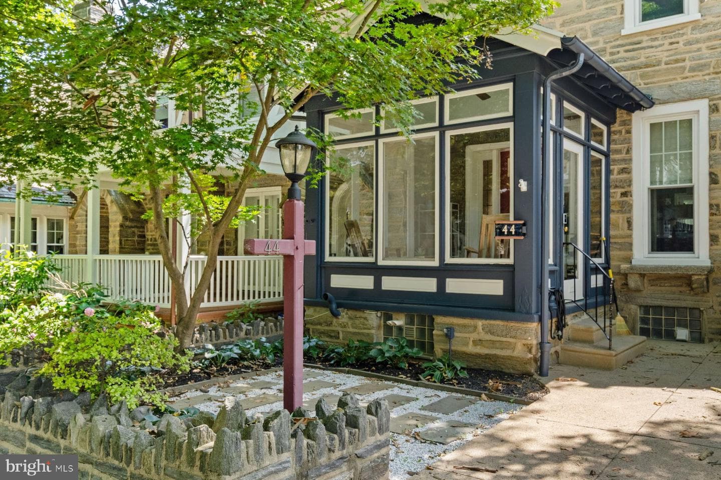 44 E Abington Avenue photo 3