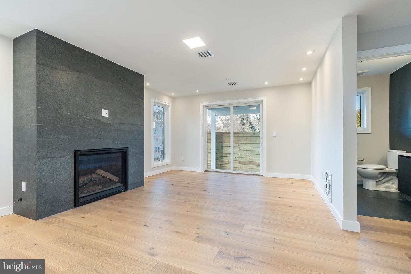 252 Gates Street photo 8