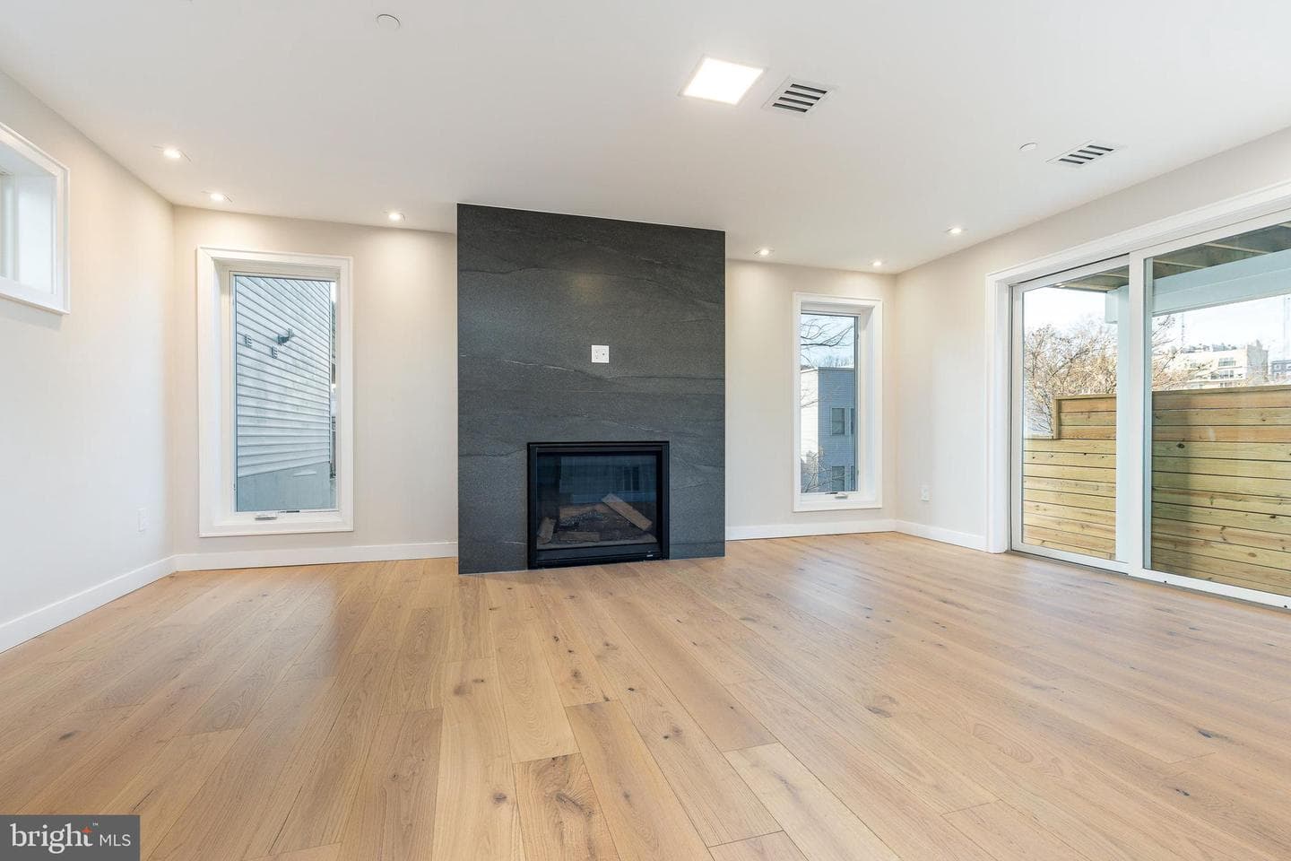252 Gates Street photo 9