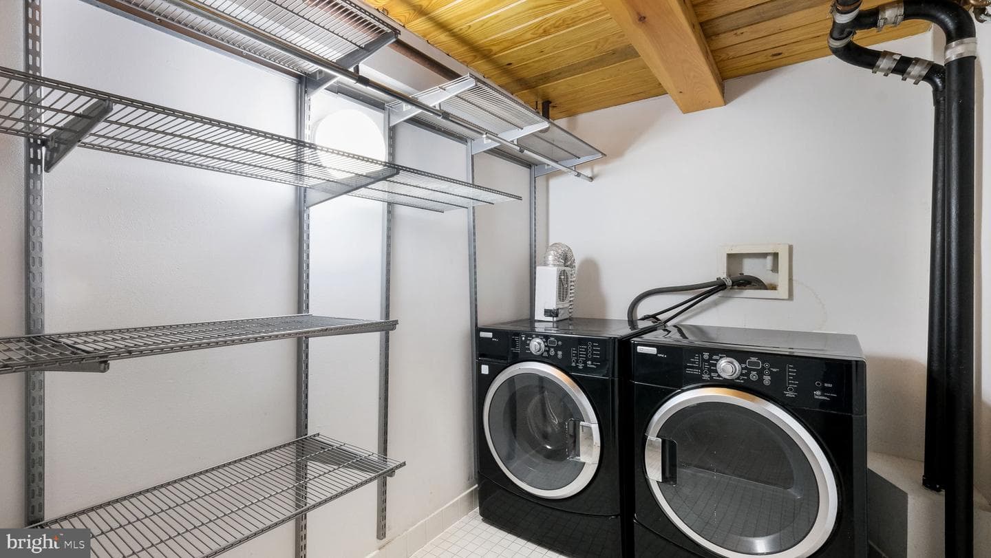 1027 Arch Street #606 photo 15