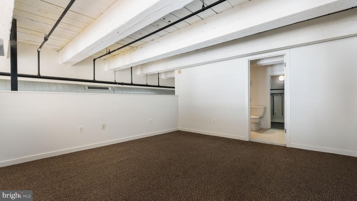 1027 Arch Street #606 photo 19