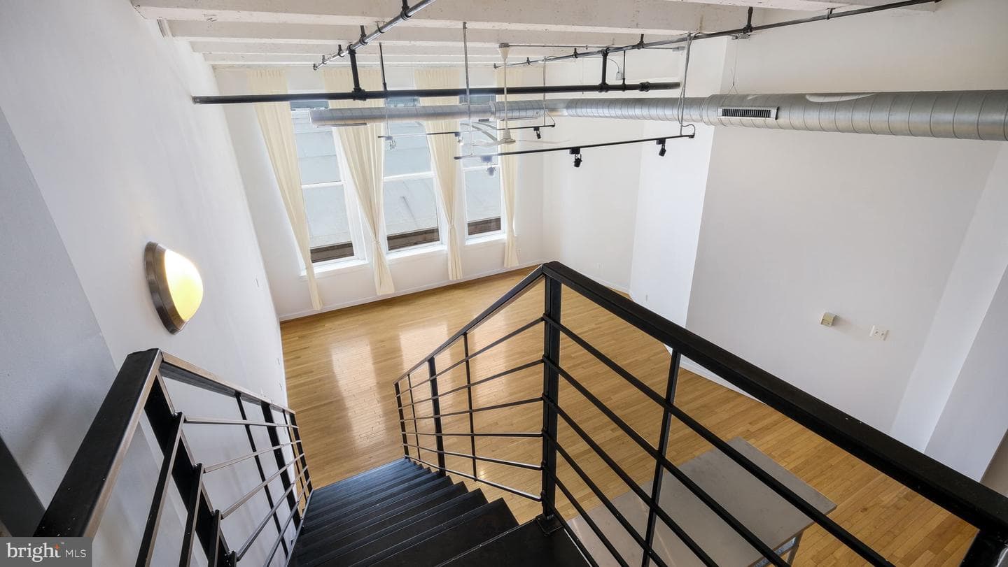 1027 Arch Street #606 photo 21