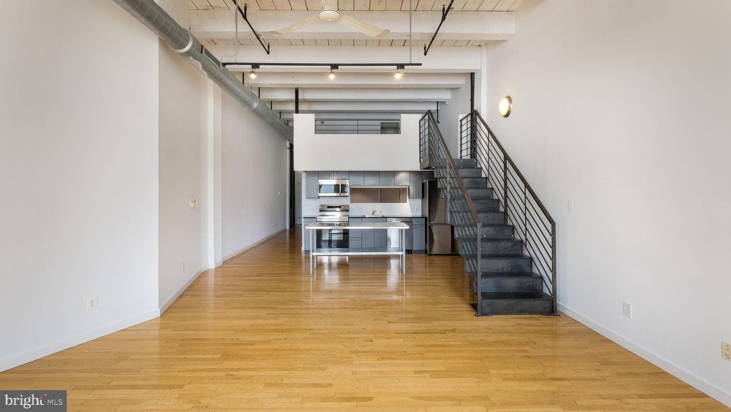 1027 Arch Street #606 photo 25