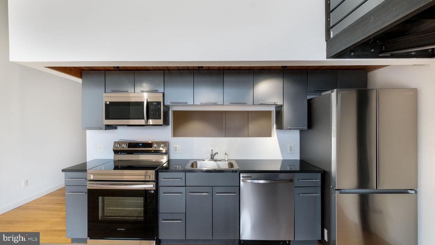 1027 Arch Street #606 photo 5