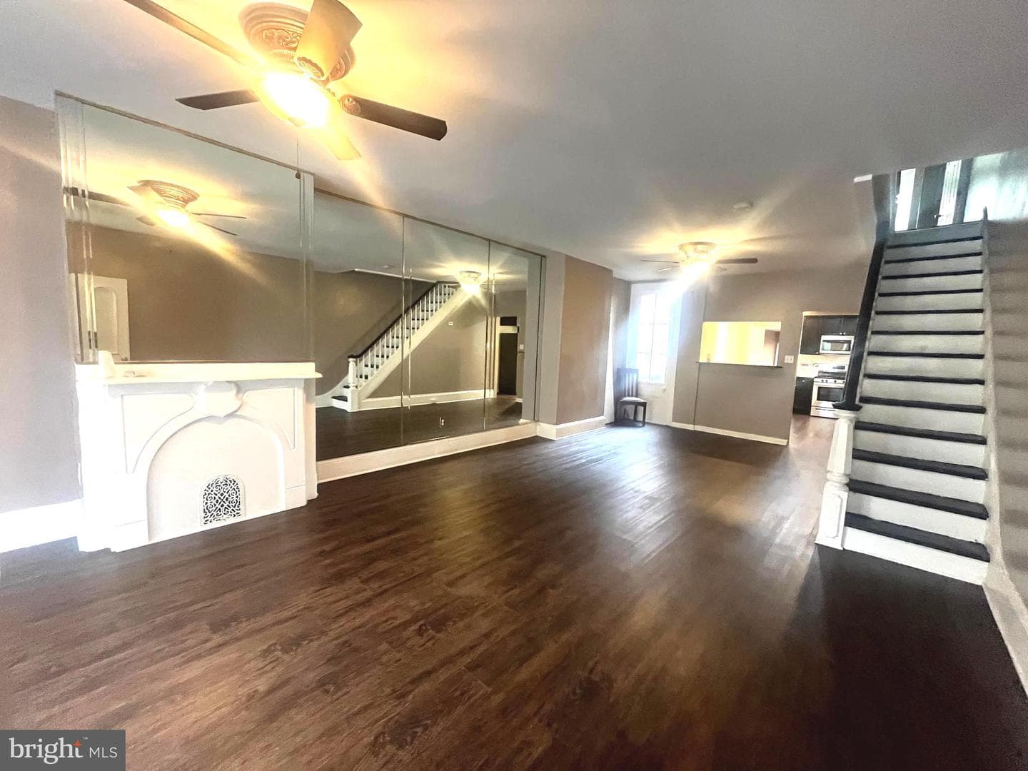 1109 W Silver Street photo 3