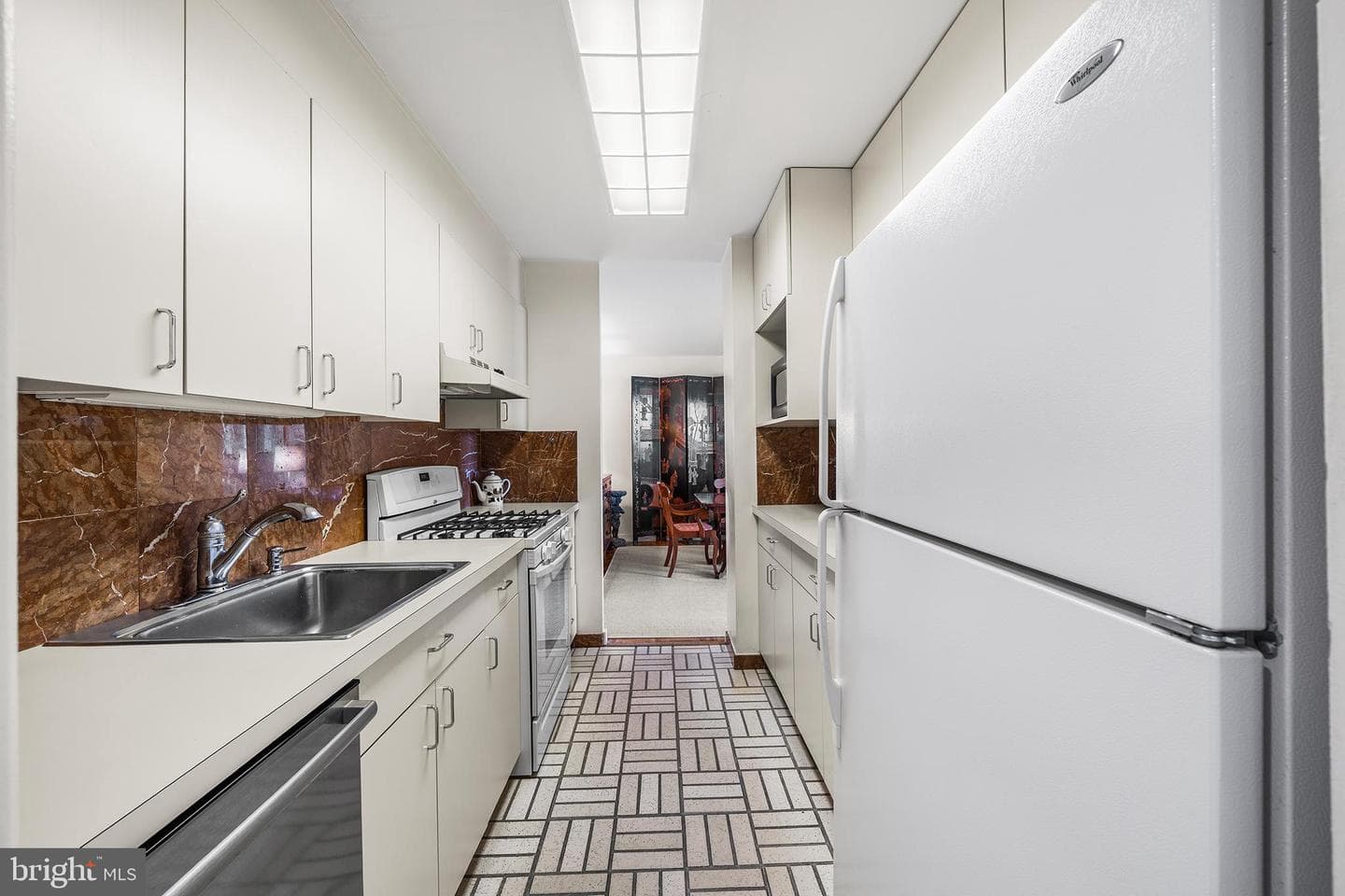 604 S Washington Square #1905 photo 17