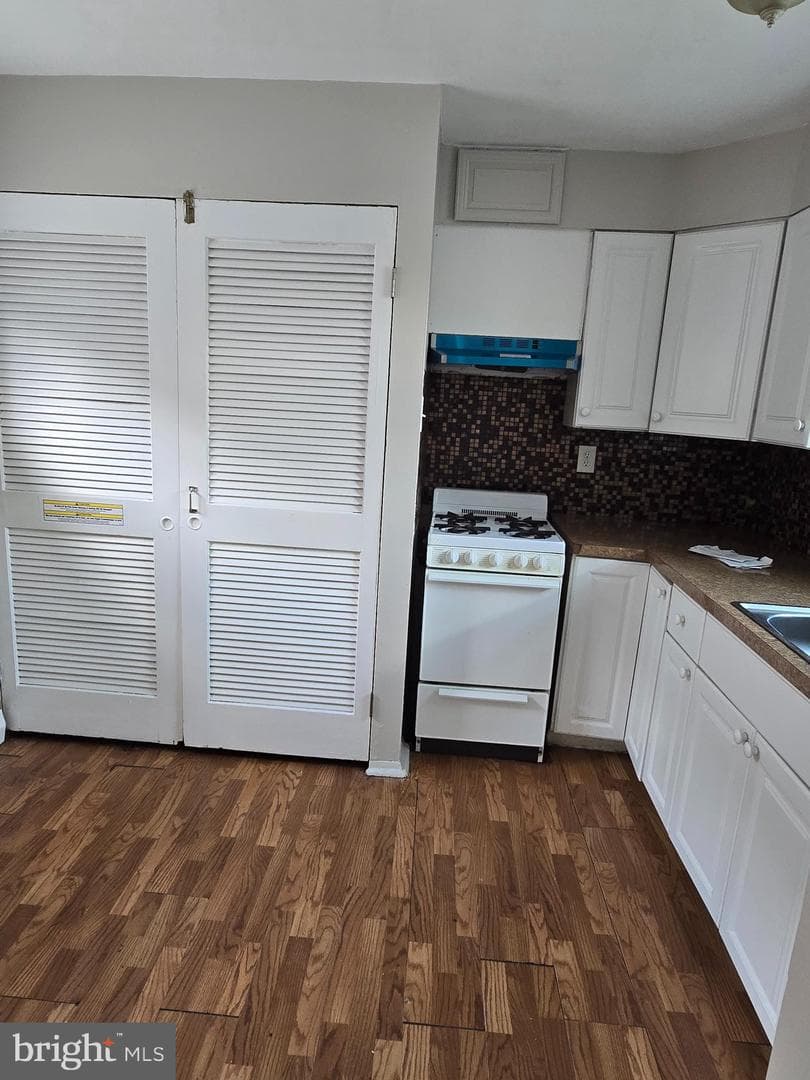 6410 Everett Avenue photo 3