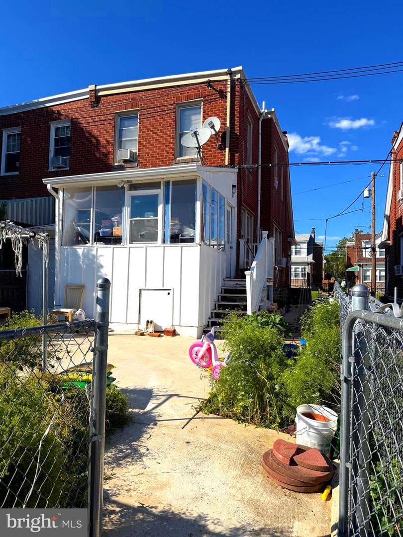 1834 Lansing Street photo 28