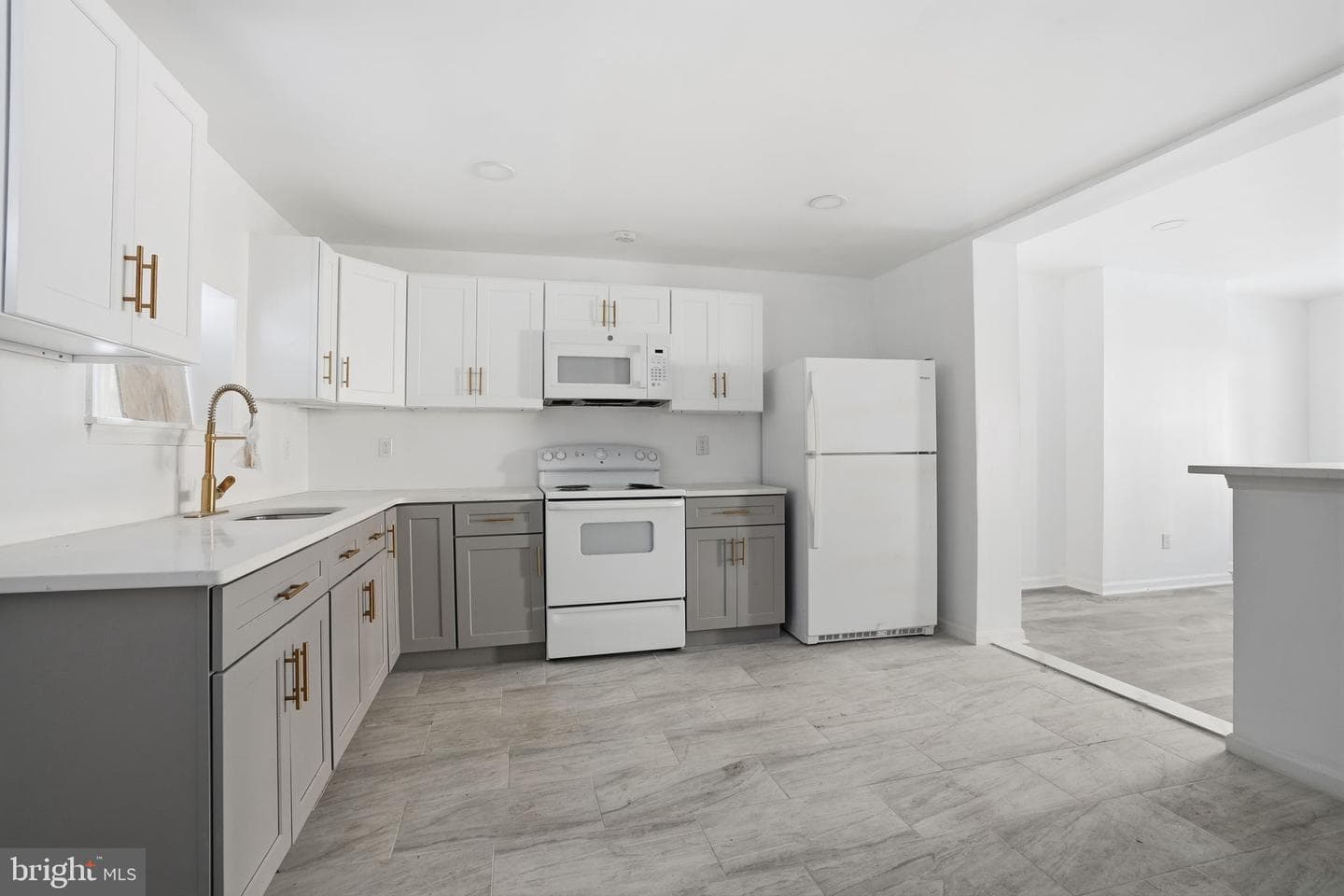 1928 W Carey Street photo 5