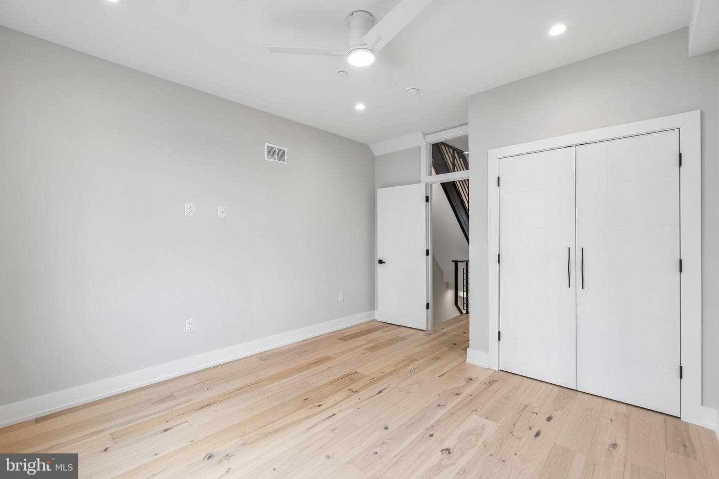 1534 S Lambert Street photo 17