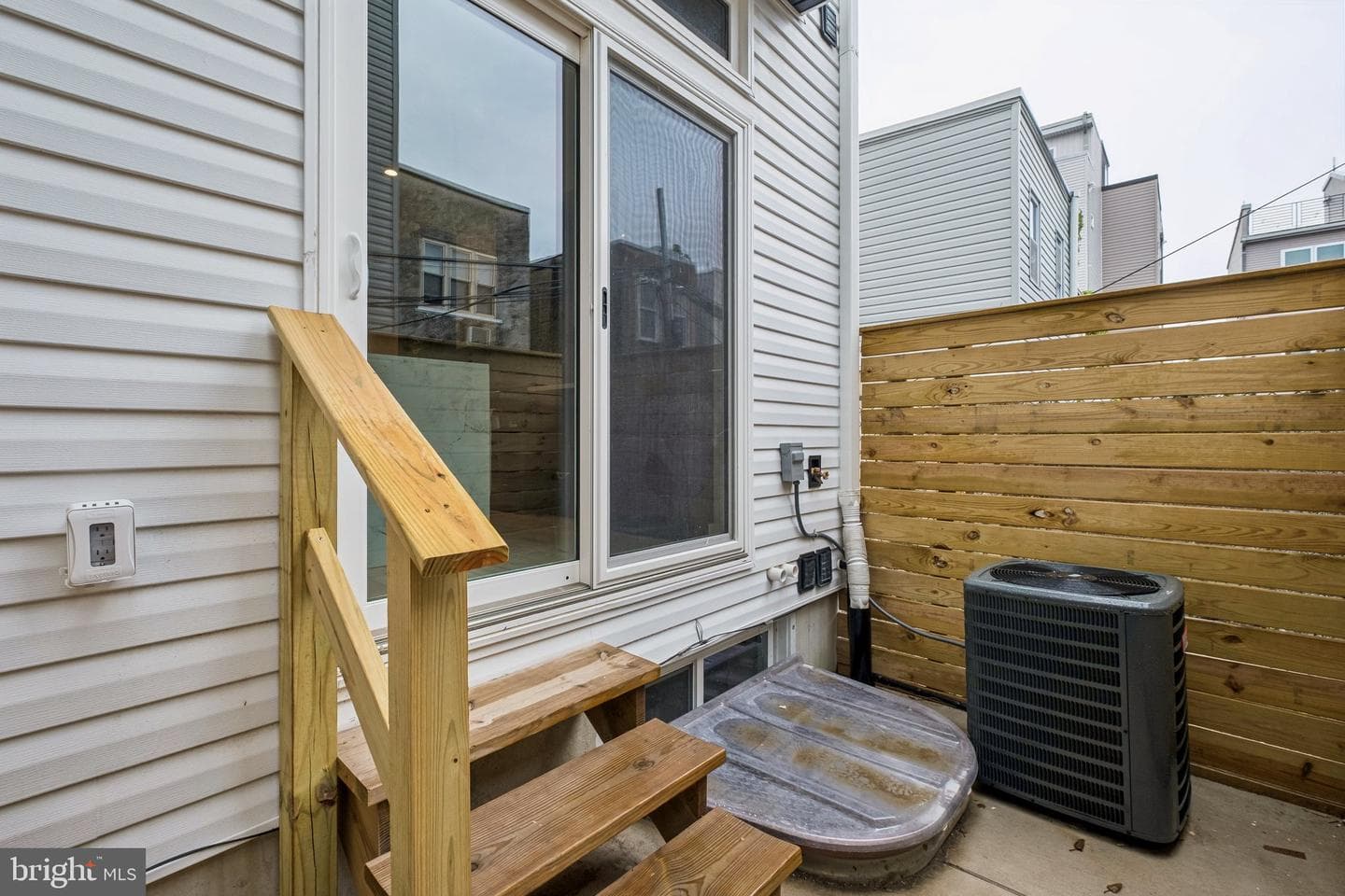 1534 S Lambert Street photo 40