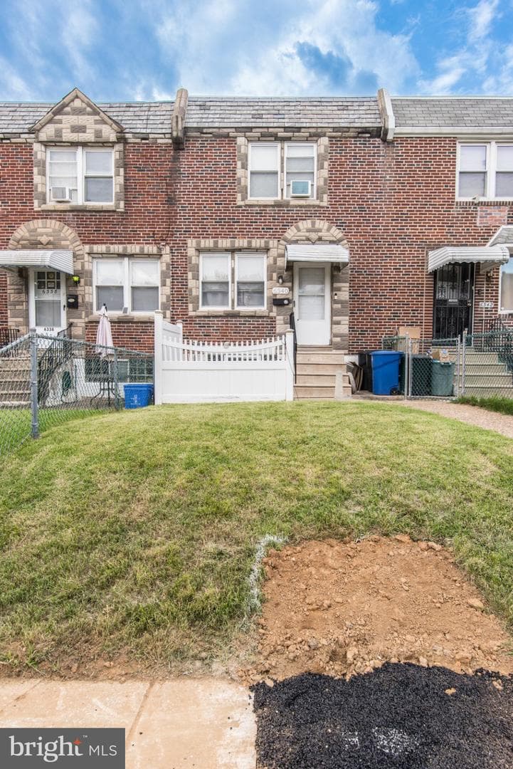 6340 Gillespie photo 3