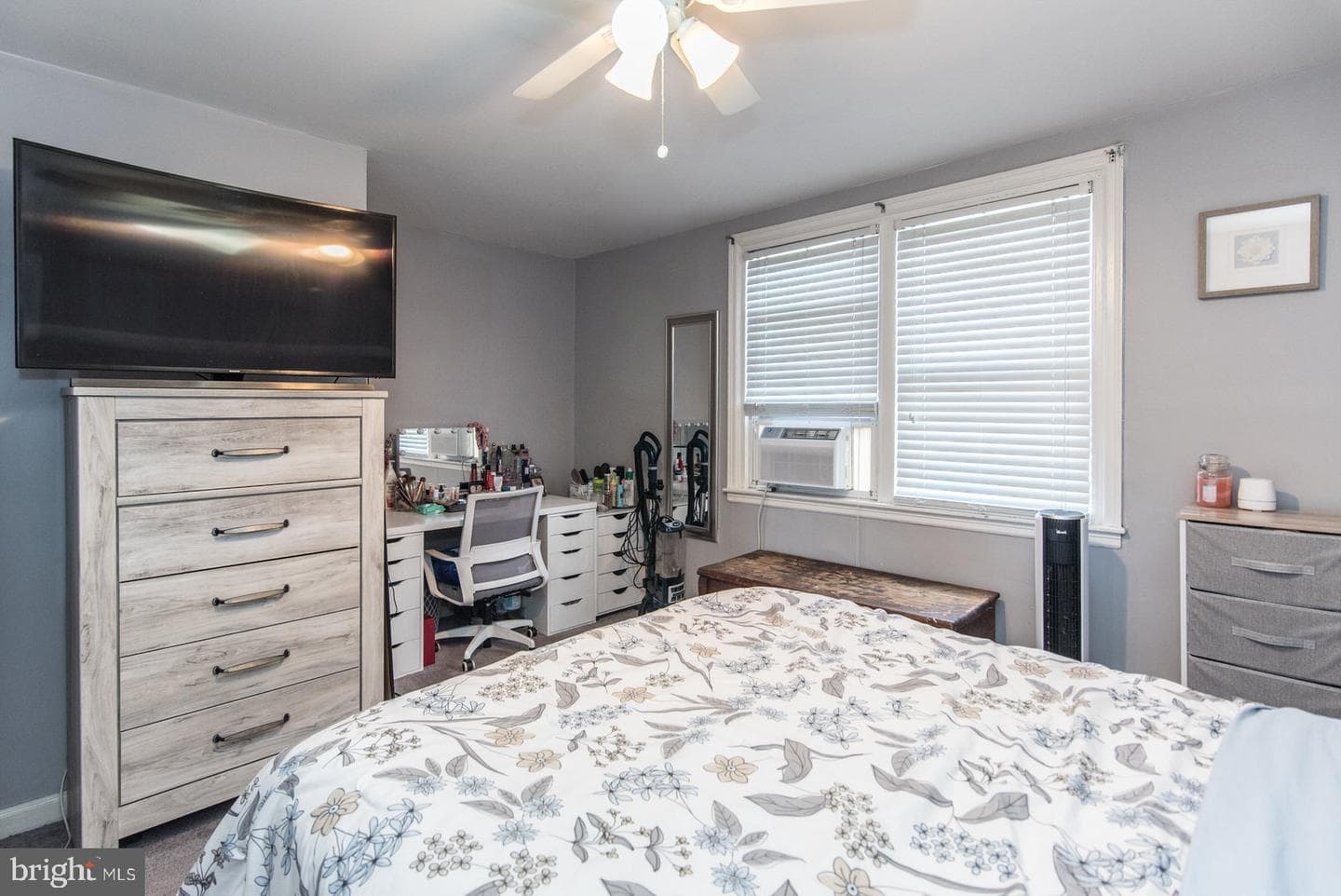 6340 Gillespie photo 32