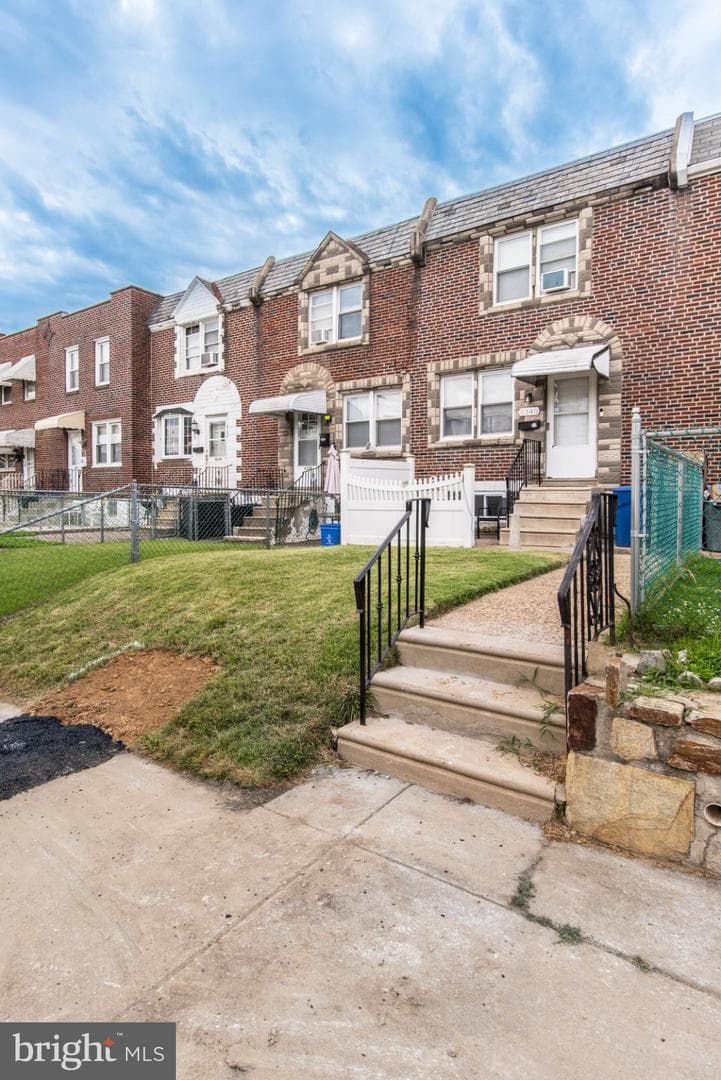 6340 Gillespie photo 4
