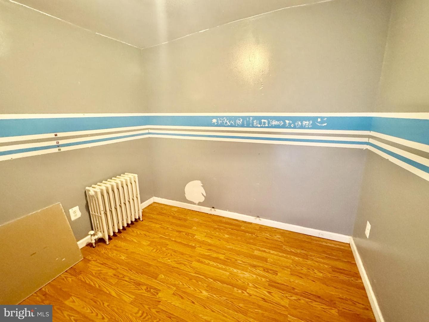 913 Dudley Street photo 6