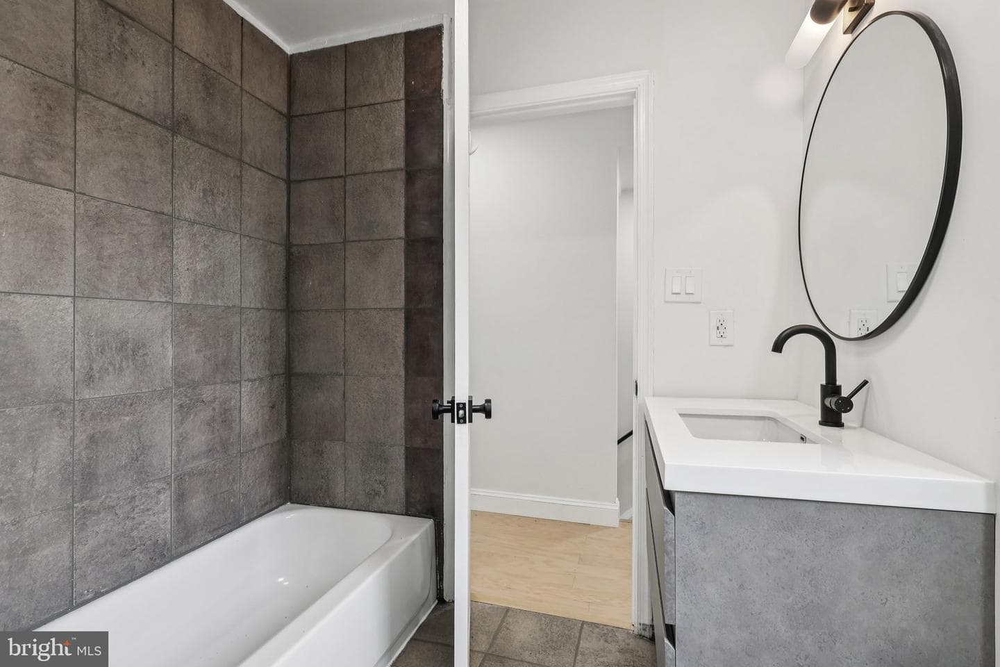 1302 N Lawrence Street photo 23