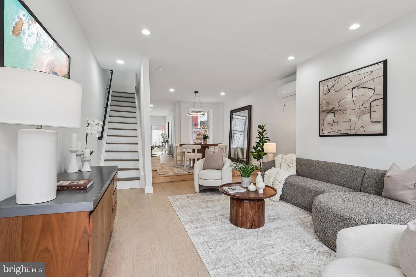 1302 N Lawrence Street photo 4