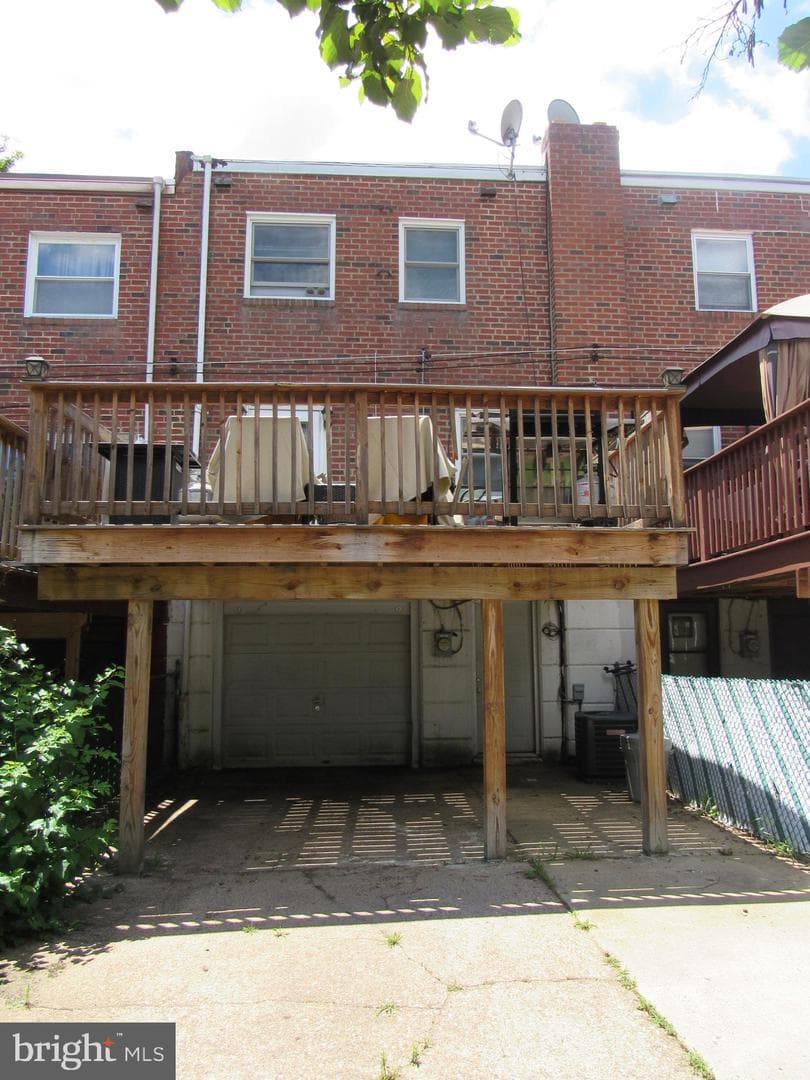 2839 Maxwell Street photo 17