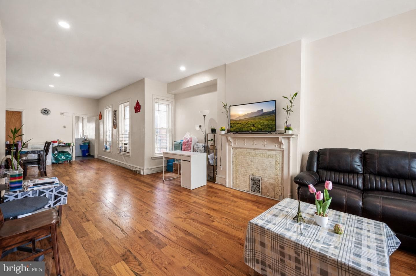 4438 Ludlow Street photo 11