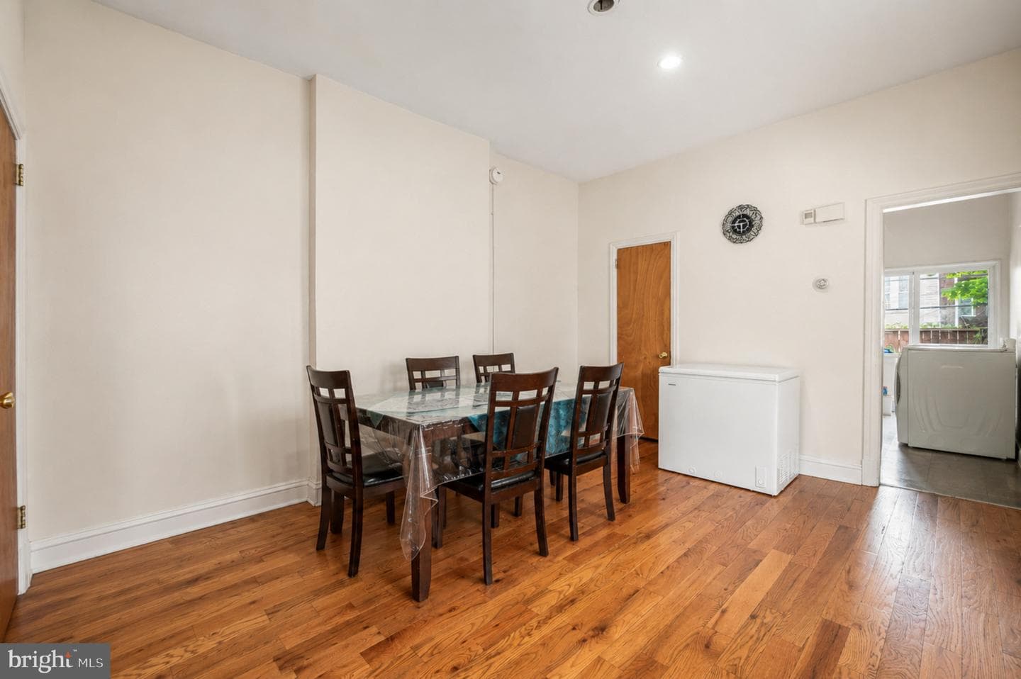 4438 Ludlow Street photo 12