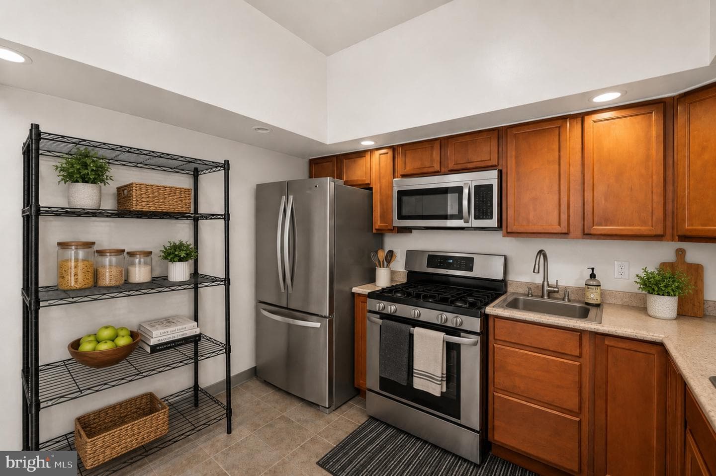 4438 Ludlow Street photo 3