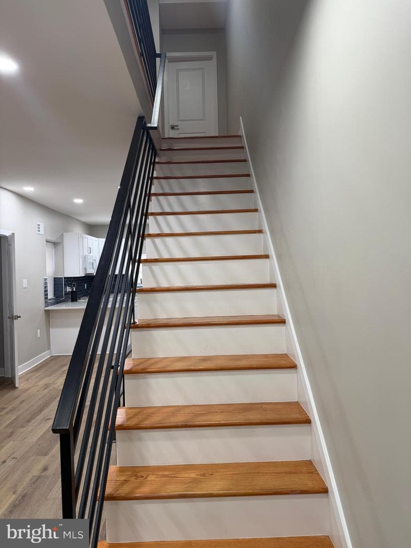 2512 W Somerset Street photo 16