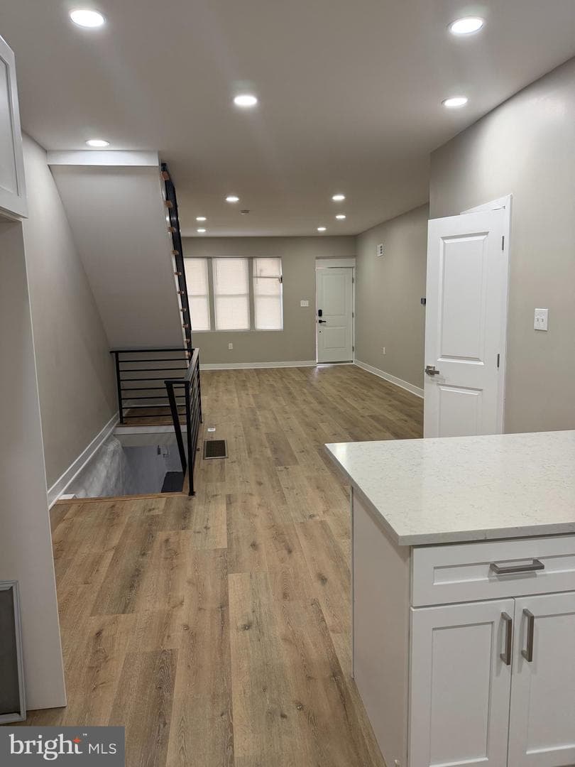 2512 W Somerset Street photo 5