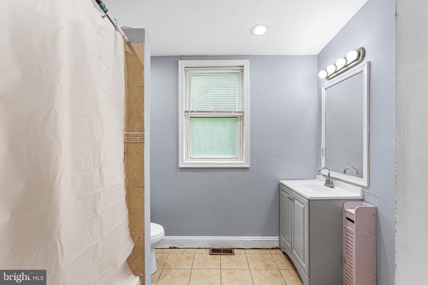 240 E Phil Ellena Street photo 12