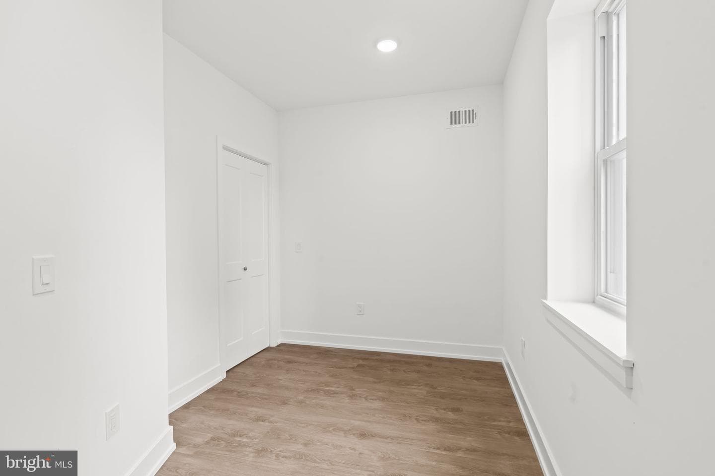 1455 N Dover Street N photo 7