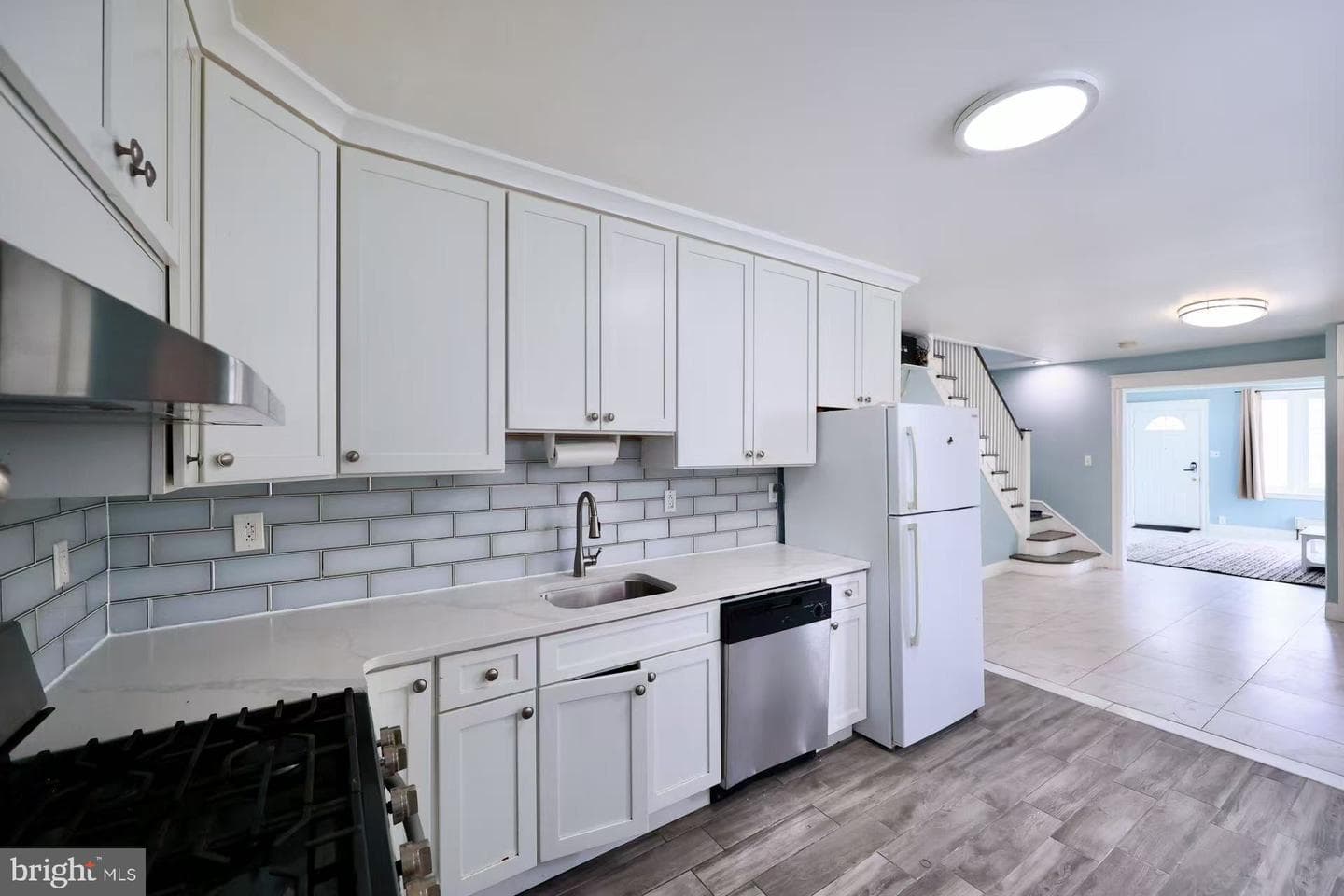 6119 Montague Street photo 13