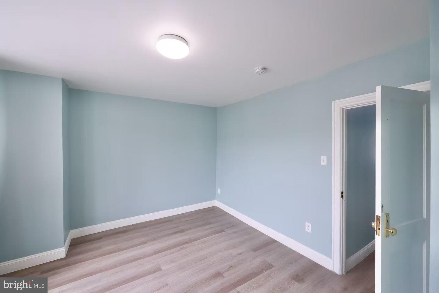 6119 Montague Street photo 19