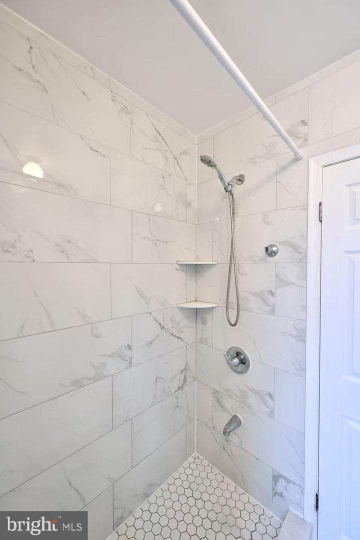 6119 Montague Street photo 25