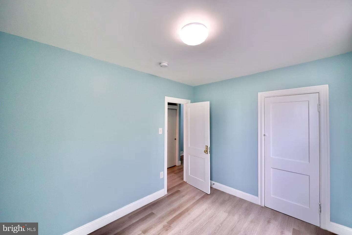 6119 Montague Street photo 26