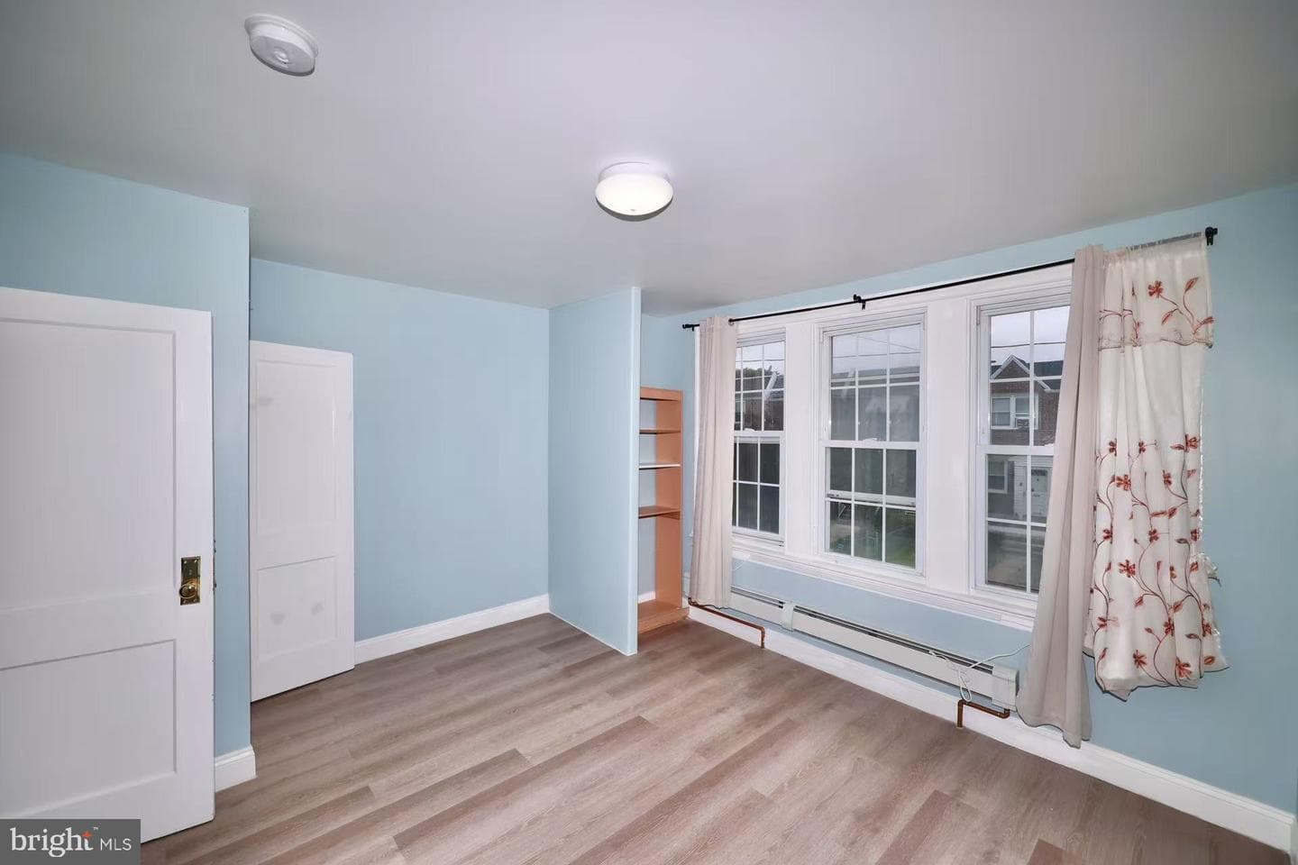 6119 Montague Street photo 32