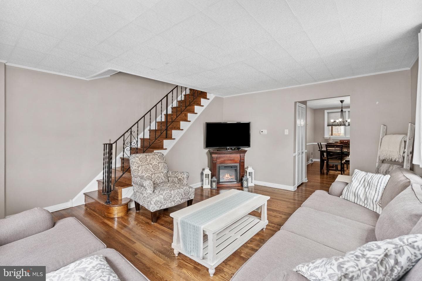 7645 Burholme Avenue photo 3