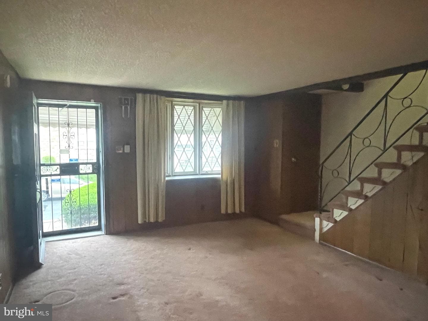 2704 Lardner Street photo 9