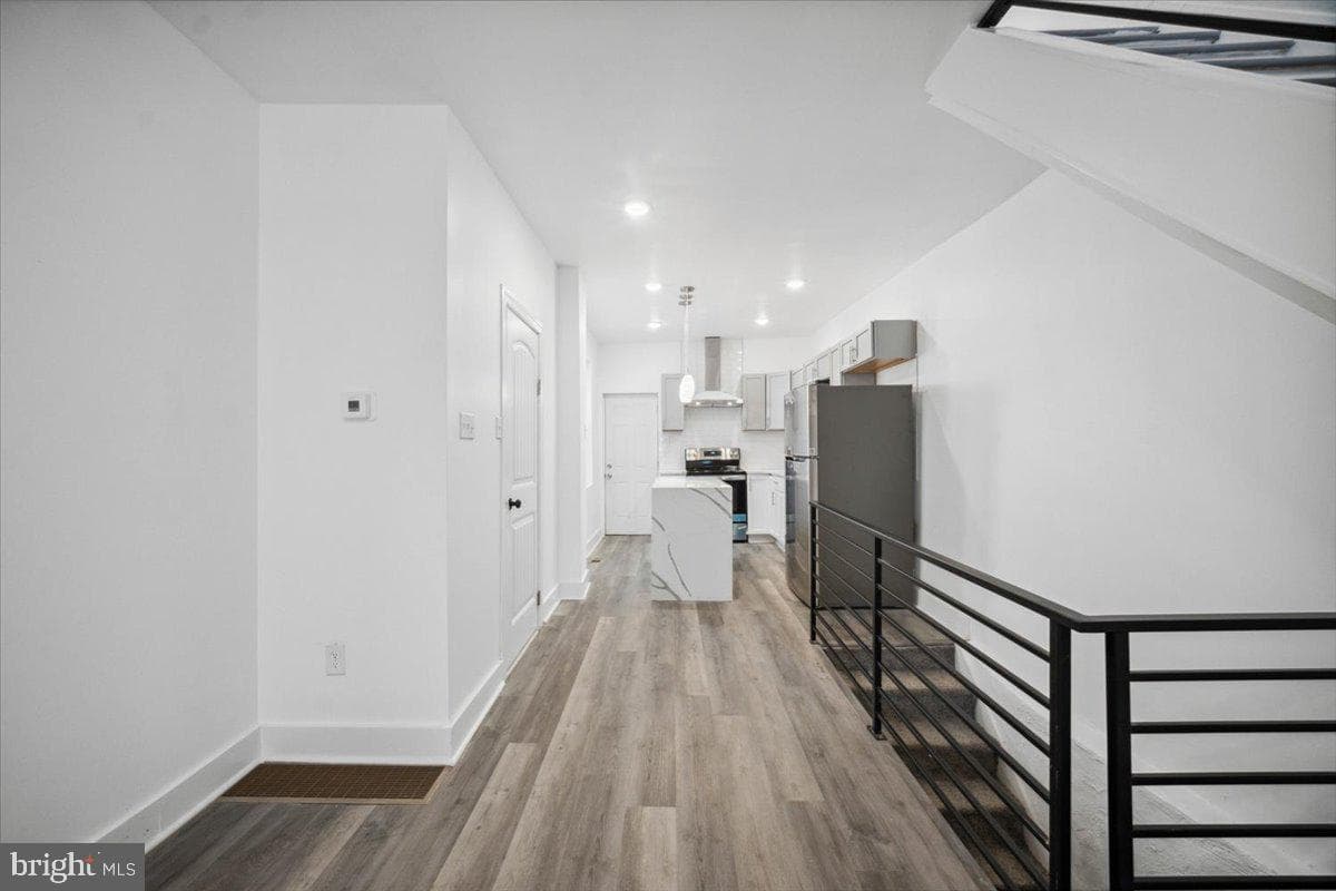 427 W Shunk Street photo 10