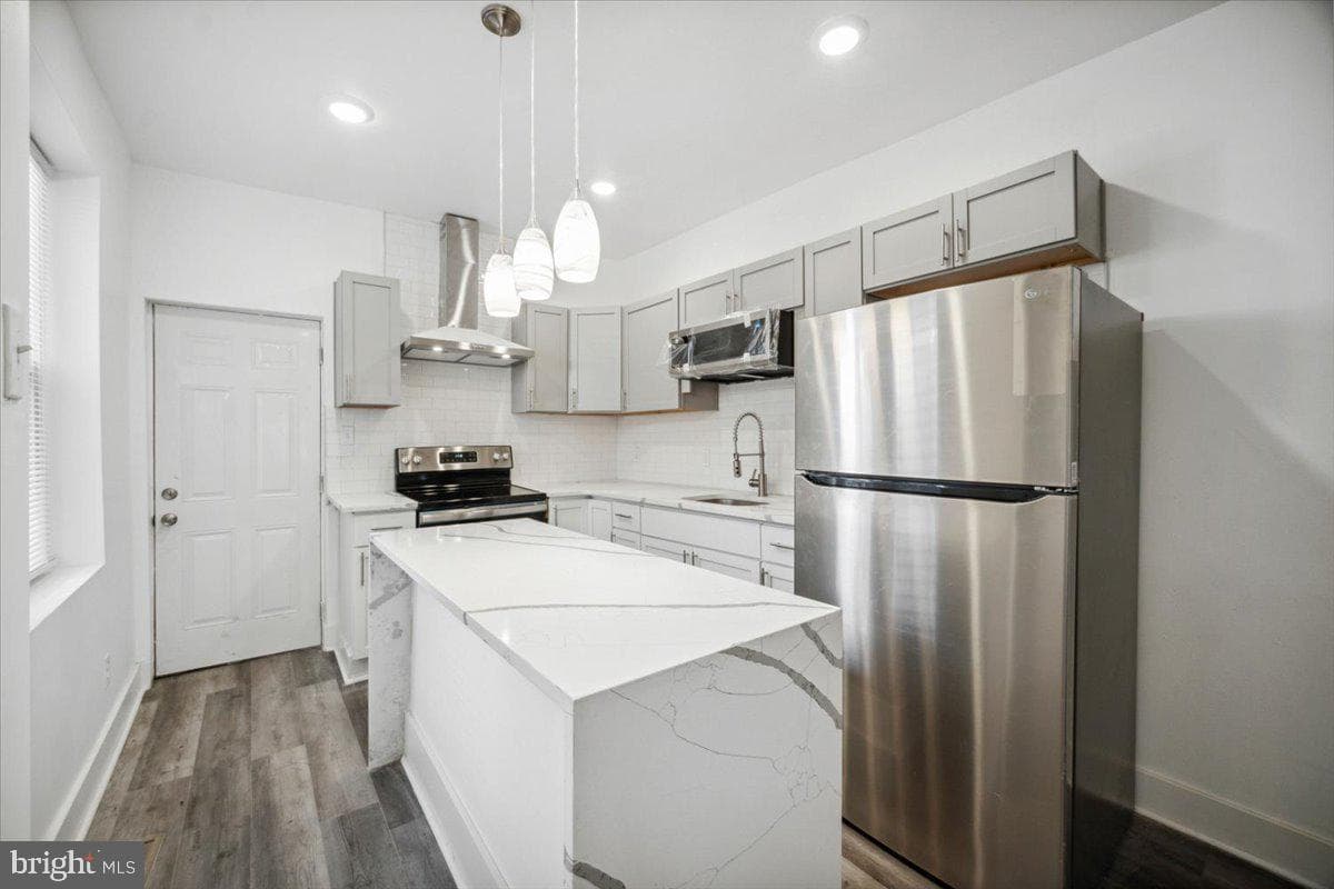 427 W Shunk Street photo 14