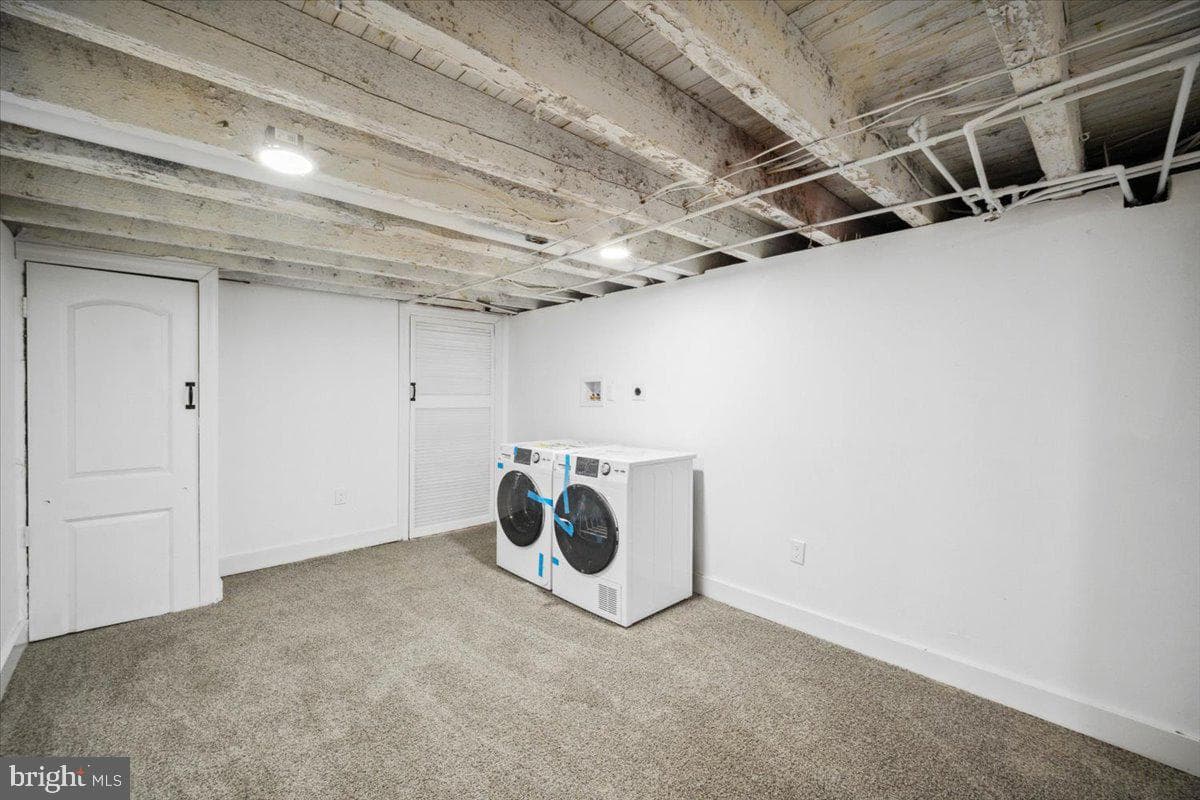 427 W Shunk Street photo 20