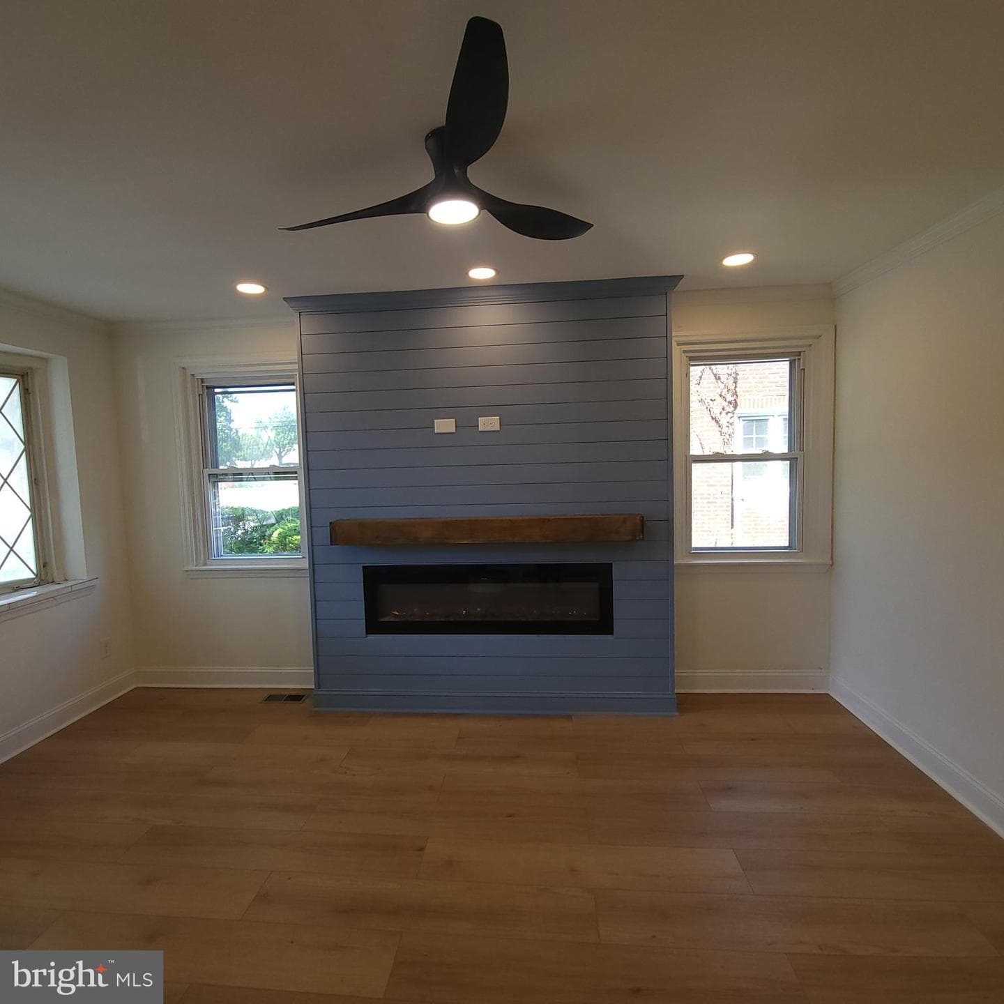 1622 E Johnson Street photo 4