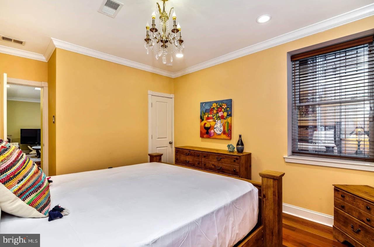 26 S Strawberry Street photo 32