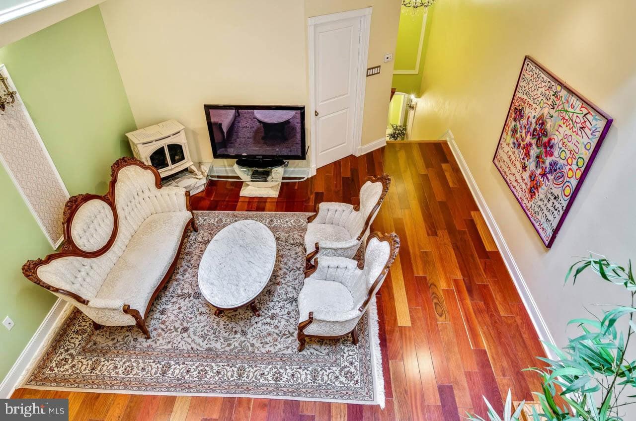 26 S Strawberry Street photo 38
