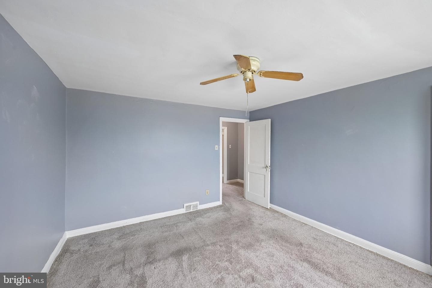 7343 Woodcrest Avenue photo 10