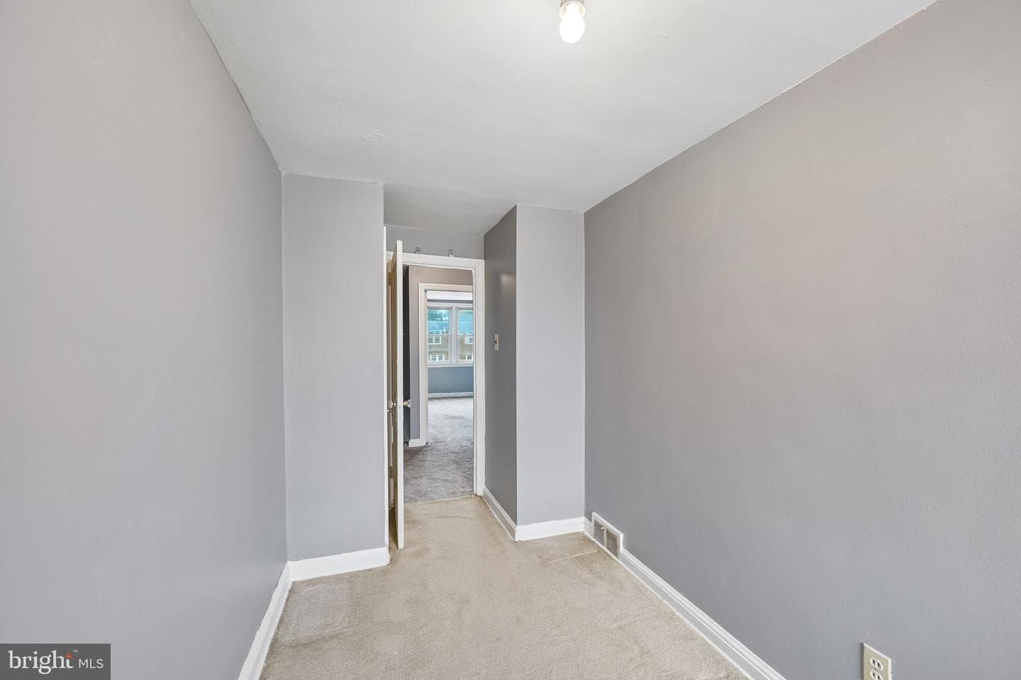 7343 Woodcrest Avenue photo 12