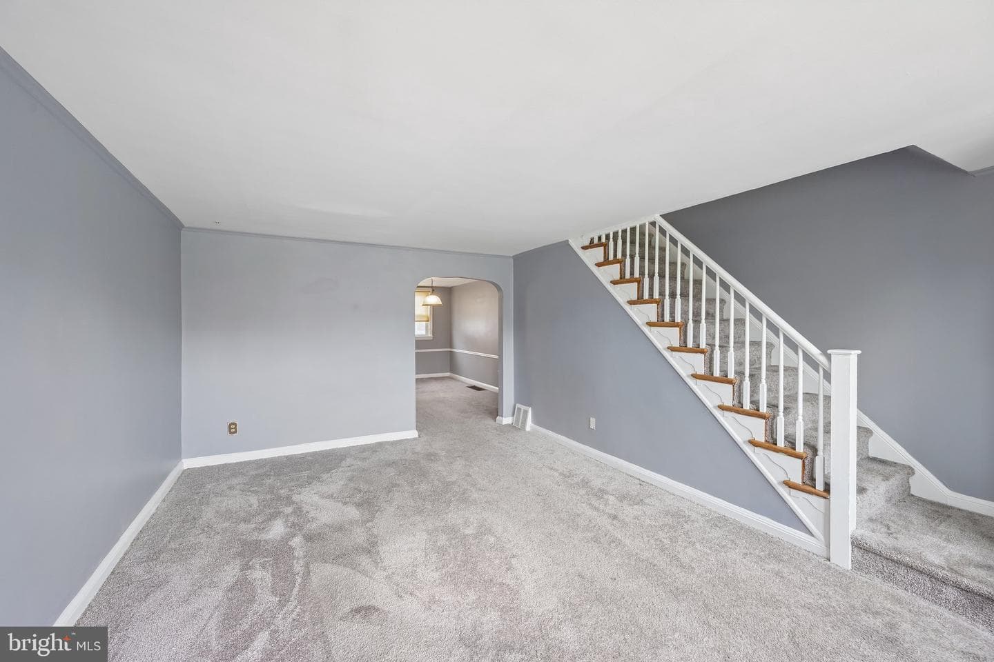 7343 Woodcrest Avenue photo 2