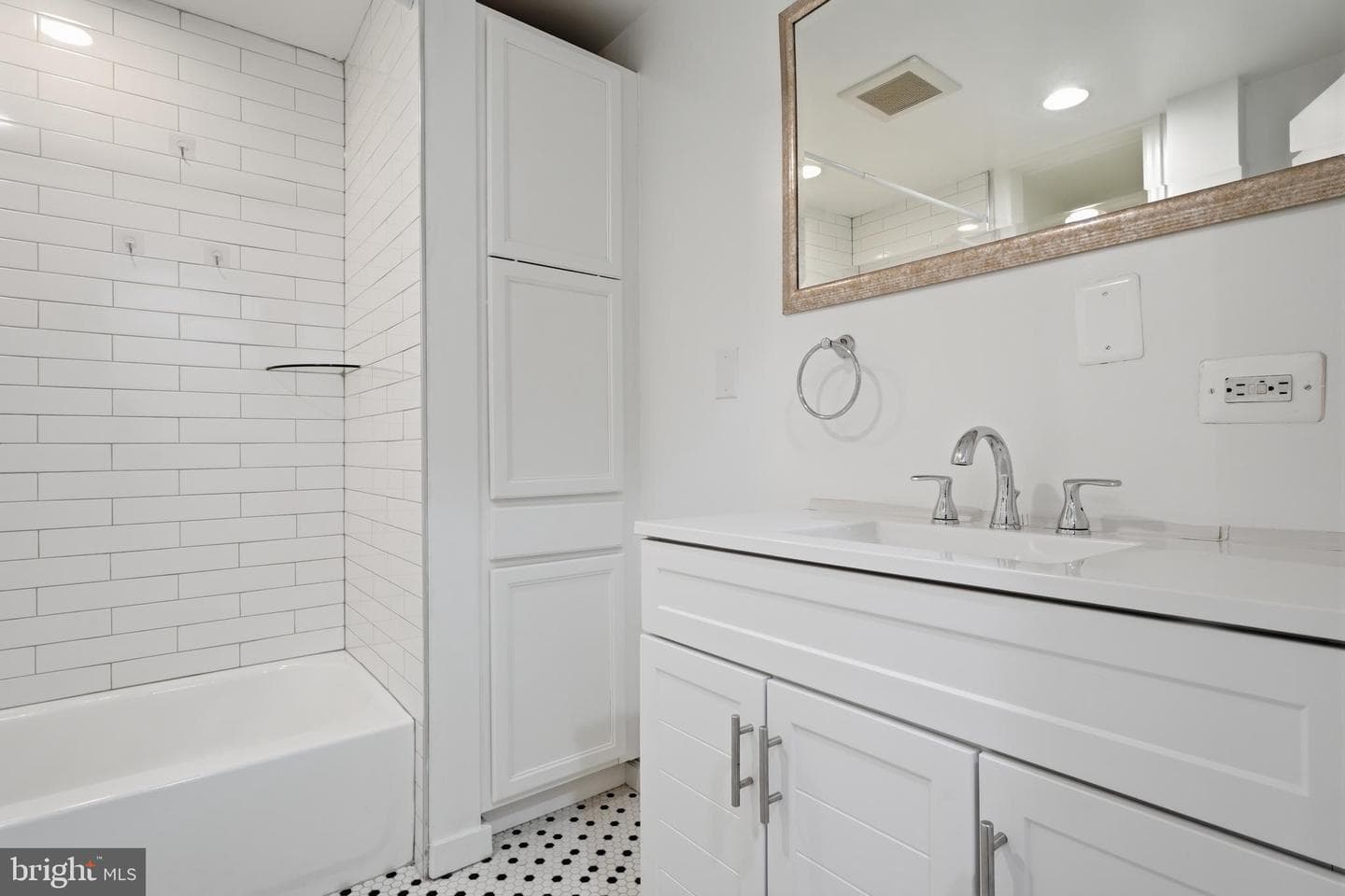 2645 Tilton Street photo 21