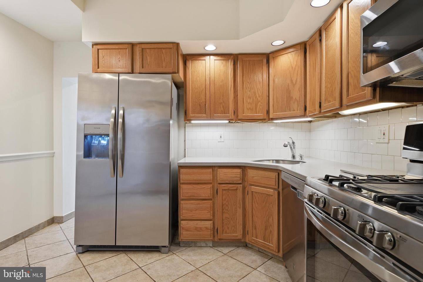 2645 Tilton Street photo 8