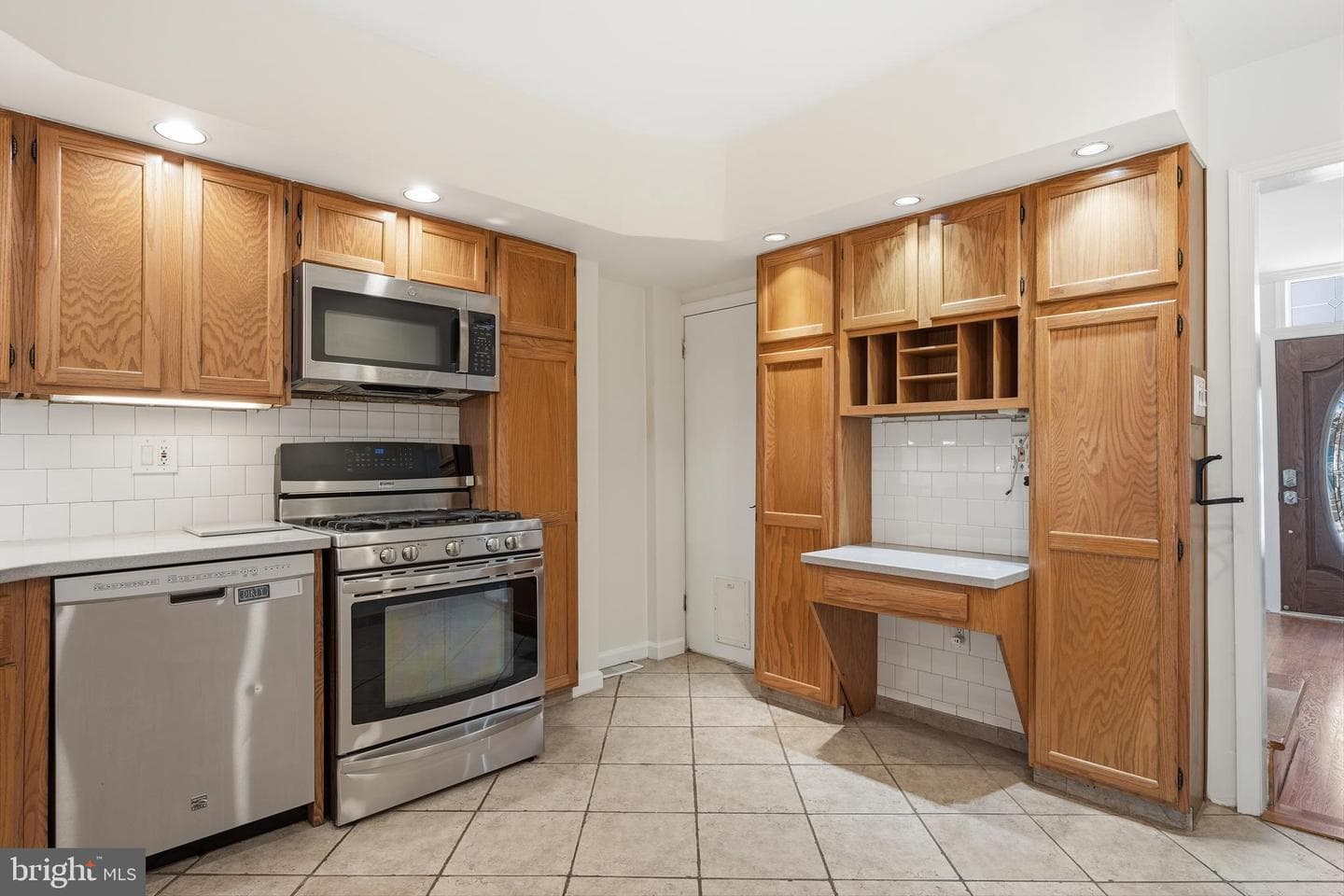 2645 Tilton Street photo 9