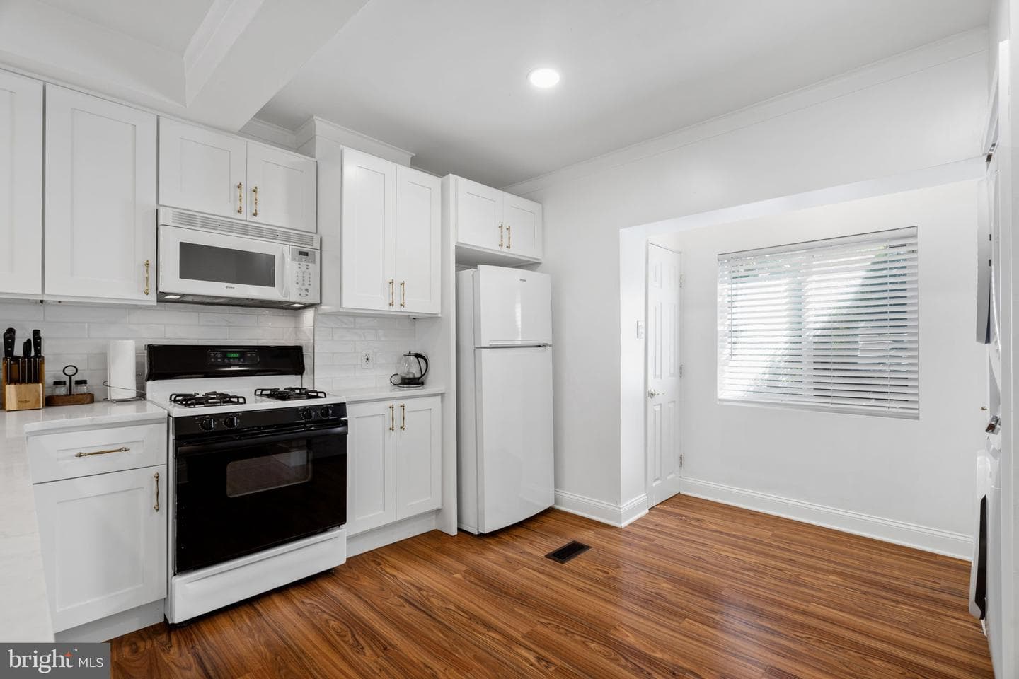 2320 Manning Street photo 13