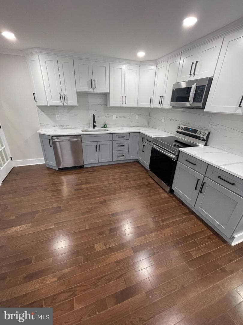 2517 E Somerset Street photo 10